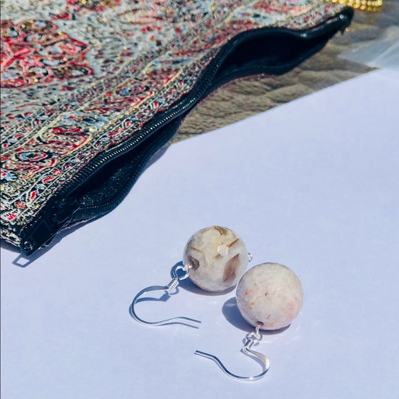 SOLD Simplicity Silver Earrings- Me’Nu’s Treasures - Picture 1 of 1